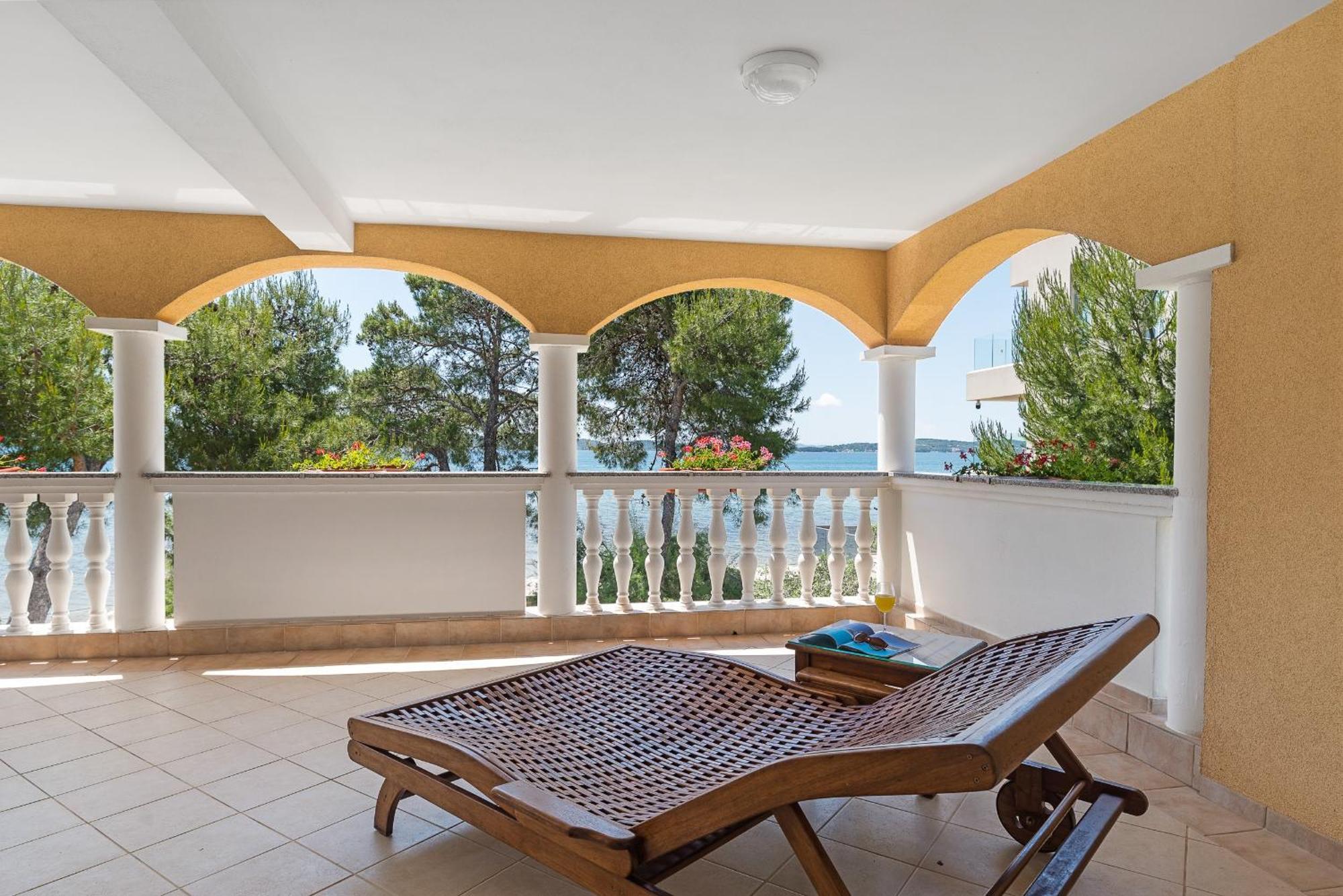 Beach Apartments Villa Kaya Sukošan Oda fotoğraf